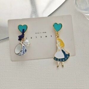 Alice in Wonderland Blue Heart Disney Princess Fairytale Cartoon Teacup Earrings